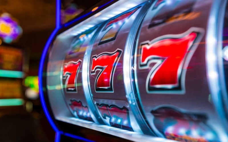 So sánh Slot Hiện Đại và Máy Xèng Truyền Thống
