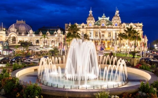 Casino Monte-Carlo lịch sử hình thành là gì? Vai trò của François Blanc và sự xa hoa Pháp.