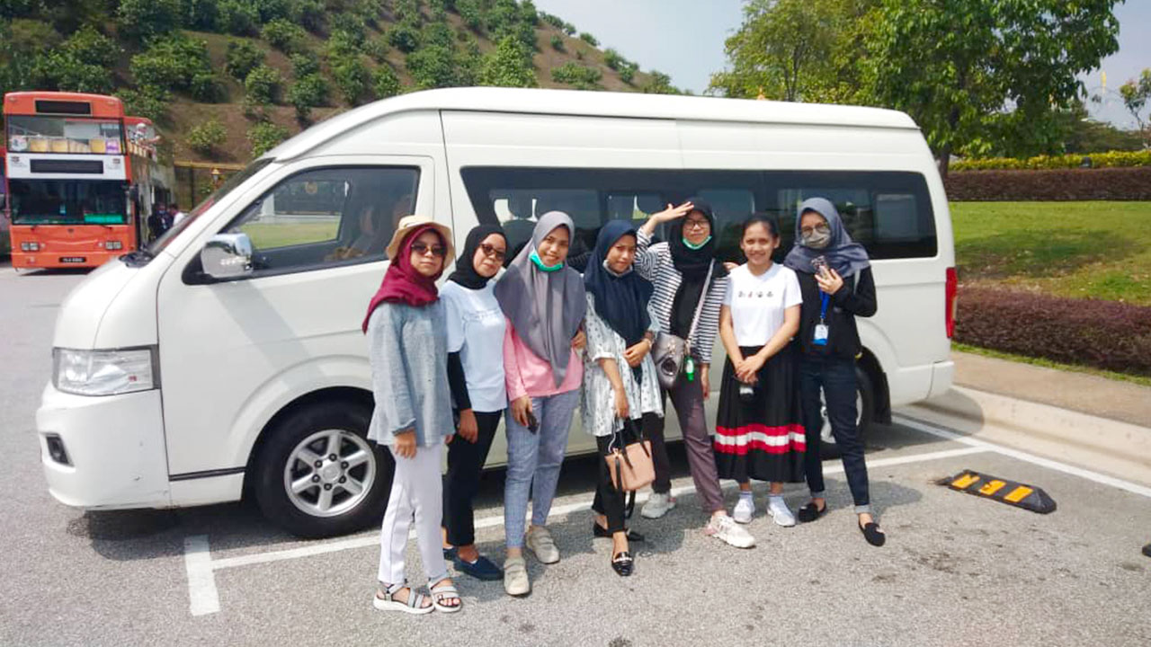 Thuê xe 16 chỗ đưa đón theo yêu cầu