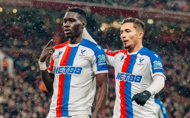 Liverpool đánh rơi điểm số trước Crystal Palace